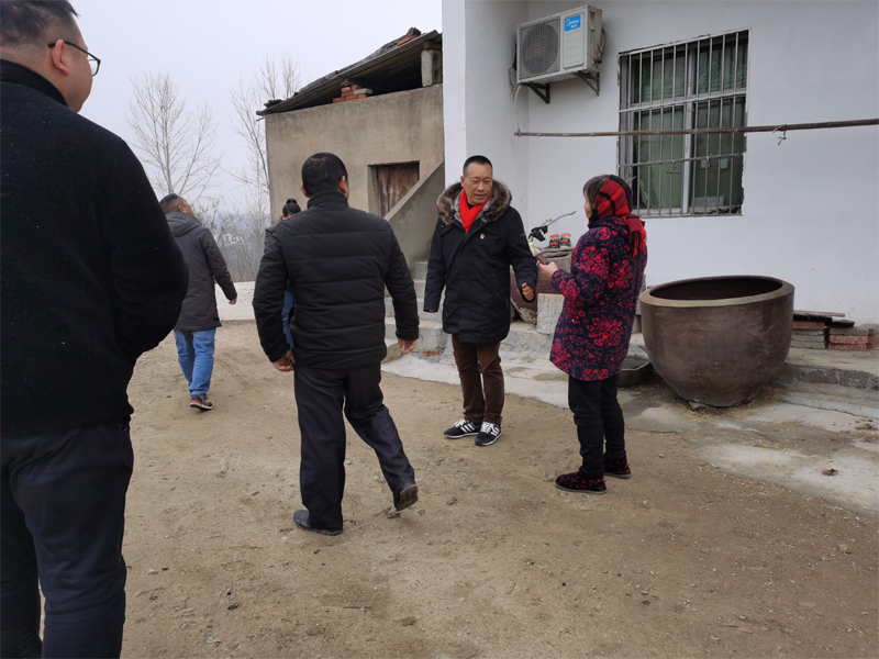 雪中送炭大愛無疆，多彩社會攜手程力集團馬旭東主管一起下鄉扶貧送溫暖