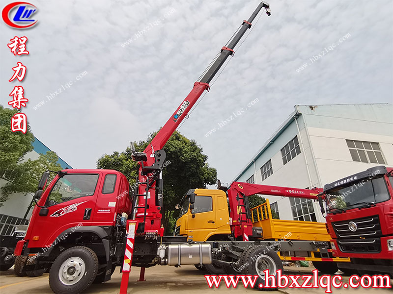 程力集團(tuán)隨車吊直臂式起重機(jī)貨運(yùn)司機(jī)改行改裝好選擇