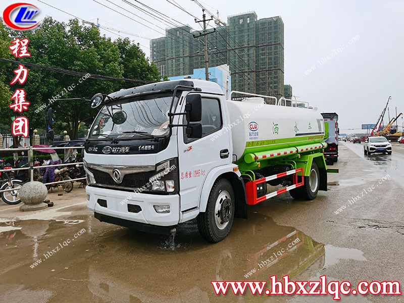 伴風搭雨，程力集團東風福瑞卡灑水車發往甘肅嘉峪關